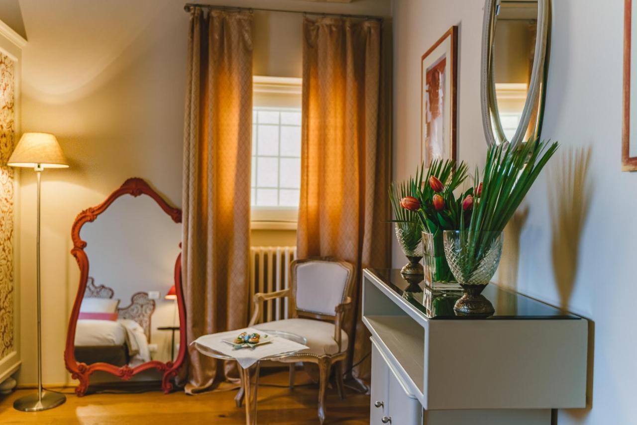 Duchess Boutique De Charme Bed & Breakfast ฟลอเรนซ์ ภายนอก รูปภาพ